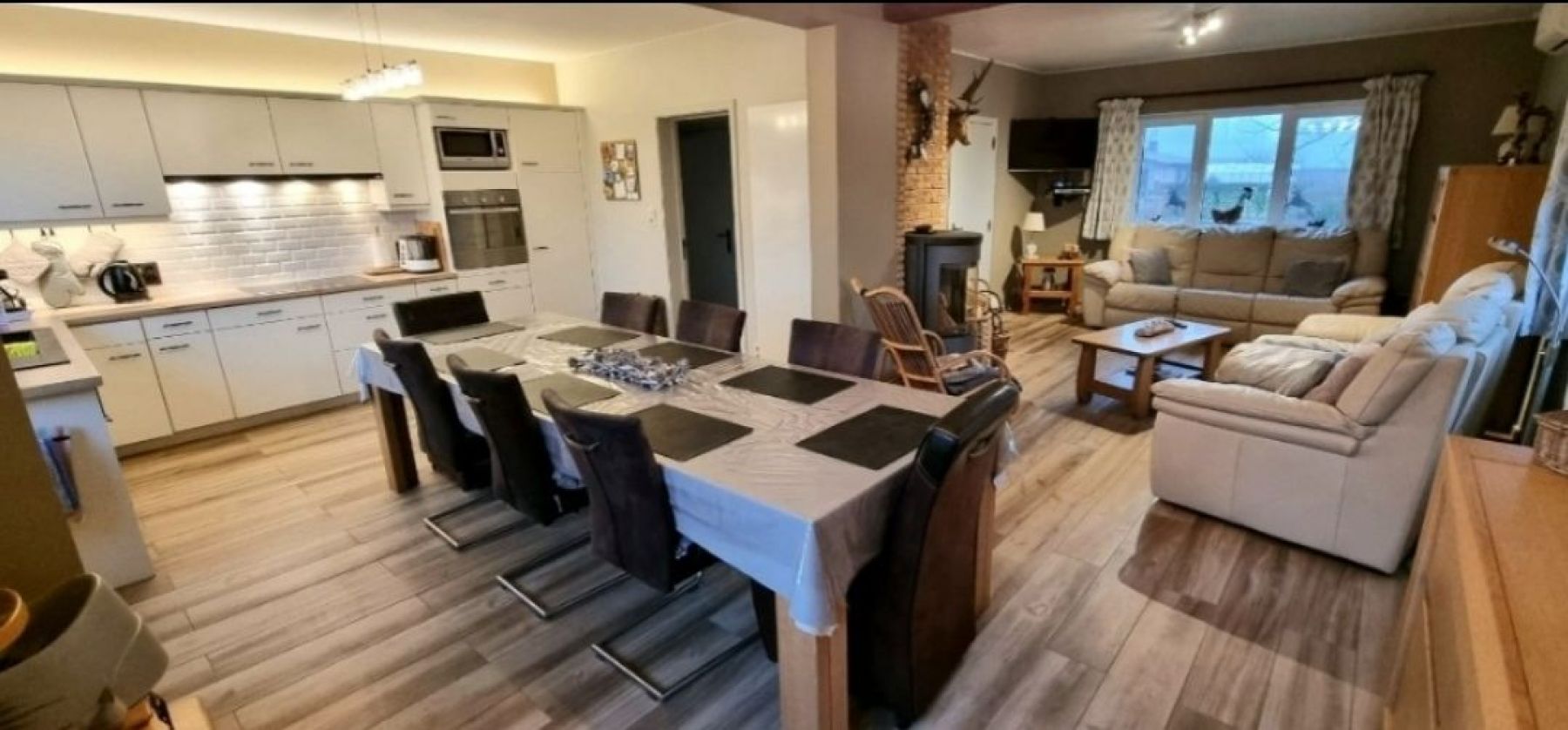 salon s a manger cuisine.jpg